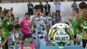 Despromovido Sp. Covilhã fez guarda de honra ao campeão Moreirense antes do início do jogo