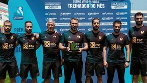 Sérgio Vieira recebe prémio de treinador do mês de abril da 2.ª Liga