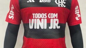 Flamengo não esquece Vinícius Jr: Equipa entra em campo com mensagem de apoio
