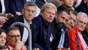 Direção do Bayern não deixa Oliver Kahn celebrar com a equipa