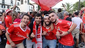 Milhares juntaram-se na baixa do Funchal para festejar o 38.º título do Benfica