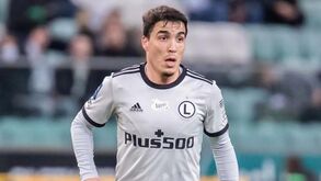 Josué renova por uma temporada com o Légia Varsóvia