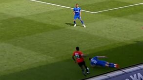 À atenção do Benfica: o corte de Kerkez que se tornou viral nas redes sociais