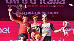 Cavendish vence última etapa, Roglic conquista a Rosa e Almeida faz história