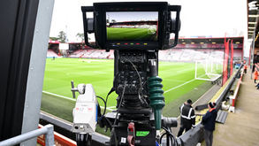 Transmissão de streaming ilegal em Inglaterra gera condenações até 11 anos de prisão