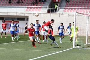 Sporting-Benfica decide título feminino