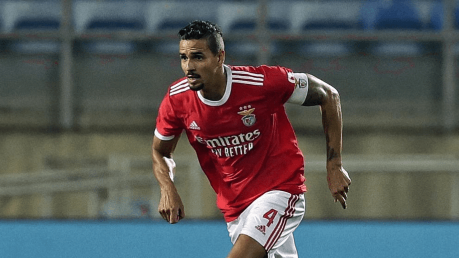 Lucas Veríssimo recusa saída do Benfica