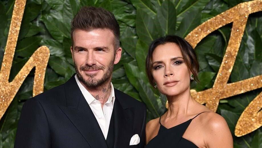 Victoria repete um ritual de beleza todas as manhãs e David Beckham imita-a num hilariante vídeo