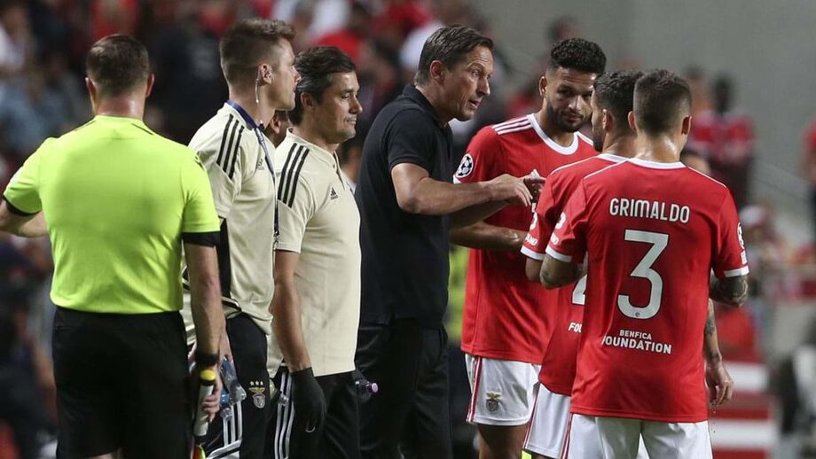 Treinador do Benfica critica timing da oficialização da transferência para o Leverkusen