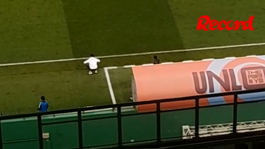 Técnico estava visivelmente agitado nos minutos finais da partida
