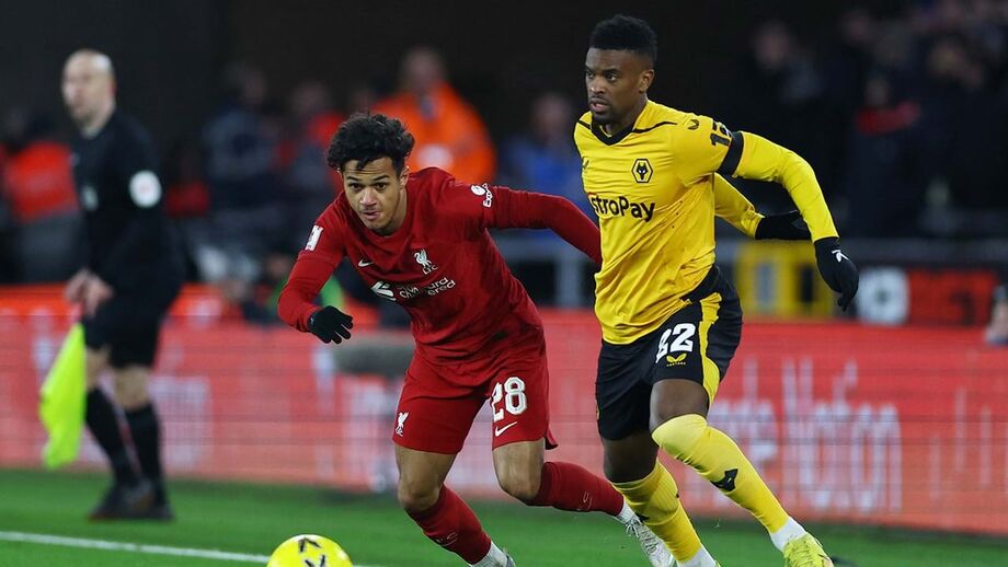 Jogador do Liverpool nasceu em Portugal e tem nacionalidade inglesa