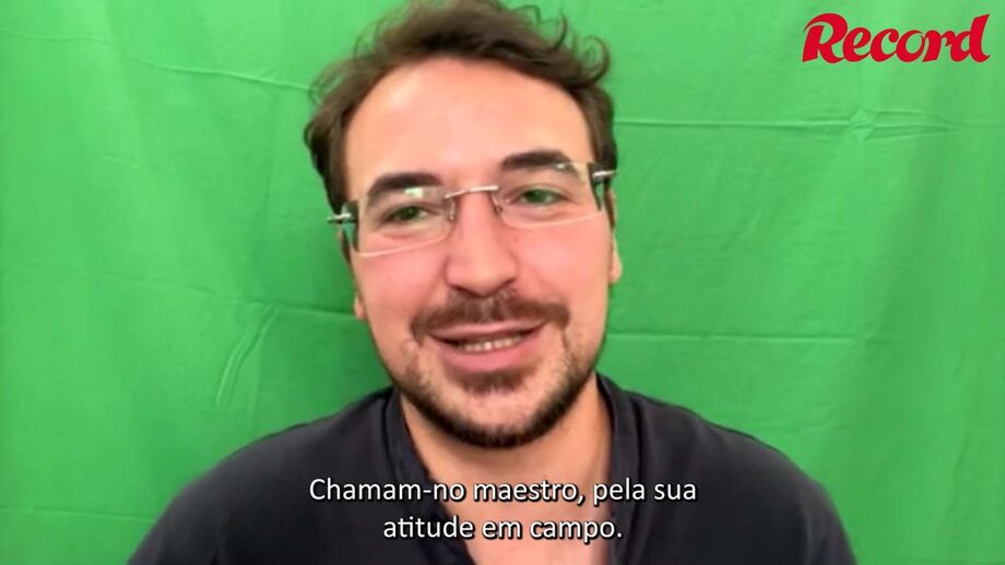 Vicenzo Credendino, jornalista italiano que faz cobertura do Nápoles, em conversa com Record