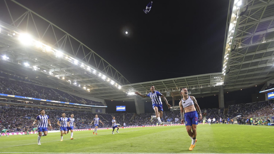 A crónica do FC Porto-Famalicão, 3-2: Jamor sem perdição teve grande susto