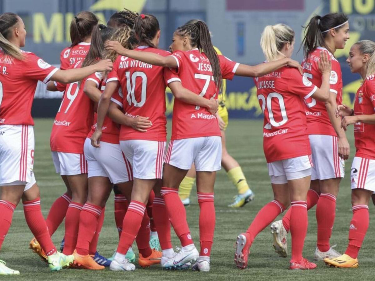 JORNAL DE DESPORTO: PAIO PIRES»» Equipa feminina do SL Benfica no Vale da  Abelha