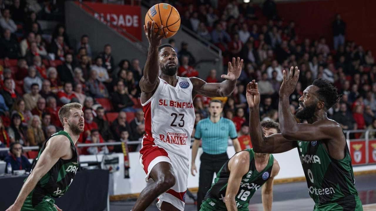 Basquetebol Benfica quer explicações por não ter acesso direto à fase  grupos da Champions