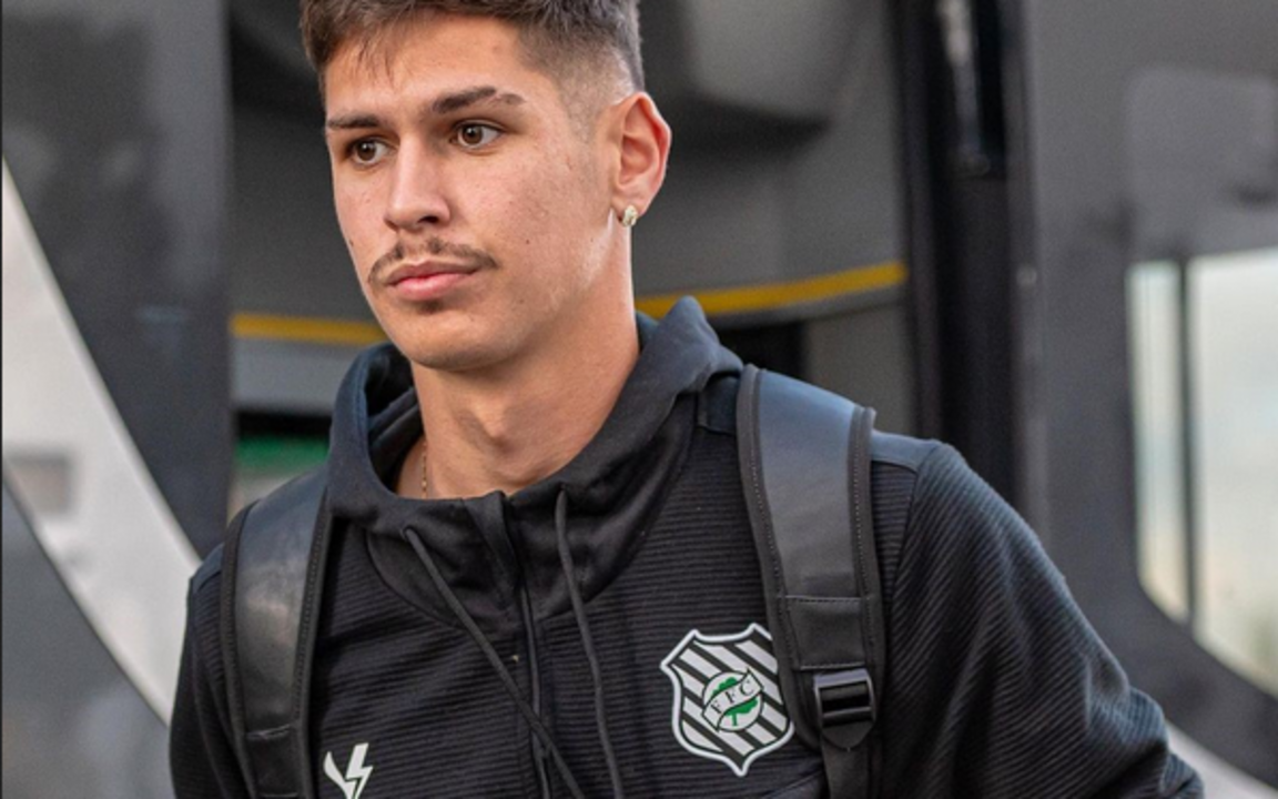 Médio já atuou no Brasileirão