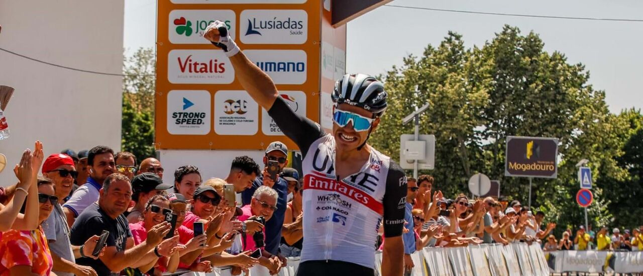 Ivo Oliveira atacou a 50 km da meta, para subir ao pódio com Rui e Luís Gomes 