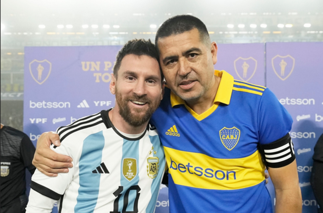 Messi homenageou Riquelme