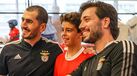 Tomás Barroso com Diogo Gameiro e um jovem adepto, na sessão de autógrafos de hoje na Luz