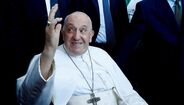 Papa Francisco tem alta hospitalar após cirurgia