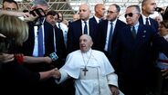 Papa Francisco tem alta hospitalar após cirurgia