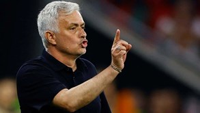 UEFA abre processo disciplinar a Mourinho após insultos ao árbitro da final da Liga Europa