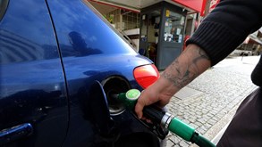 Preços dos combustíveis descem segunda-feira após três semanas de subidas