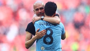 Guardiola emociona-se após conquistar dobradinha pelo Manchester City