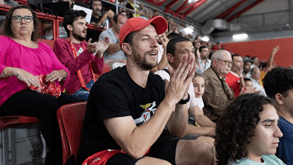Marcel Matz é fenómeno de popularidade no Benfica: Treinador com amor de adepto