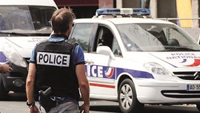 Pelo menos oito crianças esfaqueadas num parque infantil em França
