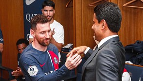 Troféu dado a Messi pelo dono do Paris SG acaba nas mãos de famoso youtuber brasileiro