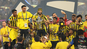 Arábia Saudita: Nuno recebe o troféu em despedida sem CR7