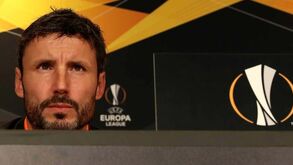 Van Bommel teve pistola apontada à cabeça: «Ou me dás contrato ou mato a tua família!»