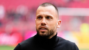 Holanda: Ajax vai ter novo treinador após confirmada a saída de John Heitinga 