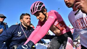 A amarga celebração de Geraint Thomas após o Giro: «Só consegui beber meia cerveja...»
