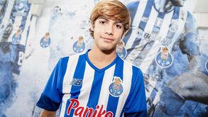 Rodrigo Mora assina contrato profissional com o FC Porto: «Quero vencer a Champions»