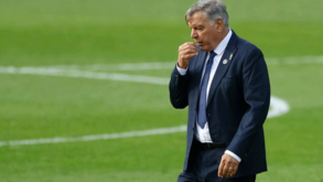 Sam Allardyce deixa Leeds após despromoção à segunda divisão inglesa