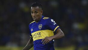 Jogador do Boca Juniors condenado a dois anos e um mês de prisão por agredir ex-companheira