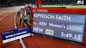 Faith Kipyegon bate recorde do mundo dos 1.500 metros