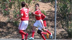 Benfica goleia Sporting e consolida liderança do campeonato nacional de iniciados