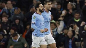 Fernando Gomes felicita Rúben Dias e Bernardo Silva pela conquista da Taça de Inglaterra