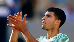 Carlos Alcaraz derrota Lorenzo Musetti e avança para os 'quartos' de Roland Garros