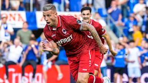 O golaço de Alderweireld que deu o título ao Antuérpia