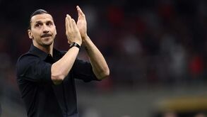 A emoção de Ibrahimovic ao anunciar o adeus aos relvados