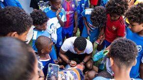 Ricardo Pereira em ação social em Cabo Verde