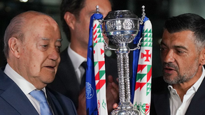 Pinto da Costa agarra Sérgio Conceição no FC Porto