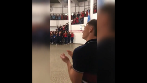 Recebido como um fenómeno: jovem de 17 anos marca primeiro golo na Argentina e é ovacionado na escola