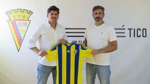 Treinador do Atlético falha final com o Vianense devido a suspensão