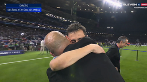 O abraço emotivo entre Guardiola e Bernardo Silva após a conquista da Liga dos Campeões 