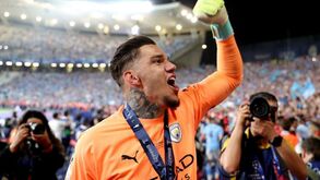 Ederson: «Foram cinco anos a cair. Despedaçaram-nos, mas reconstruímos pedaço a pedaço»